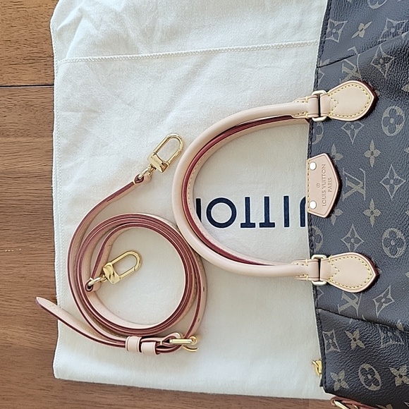 Louis Vuitton Turenne PM - Picture 6 of 8